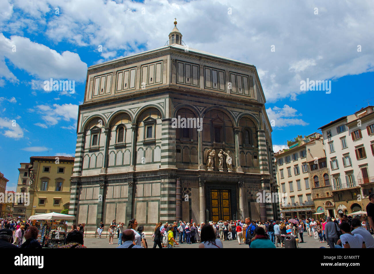 Firenze. Il battistero, le porte del paradiso, Porta est, la piazza del