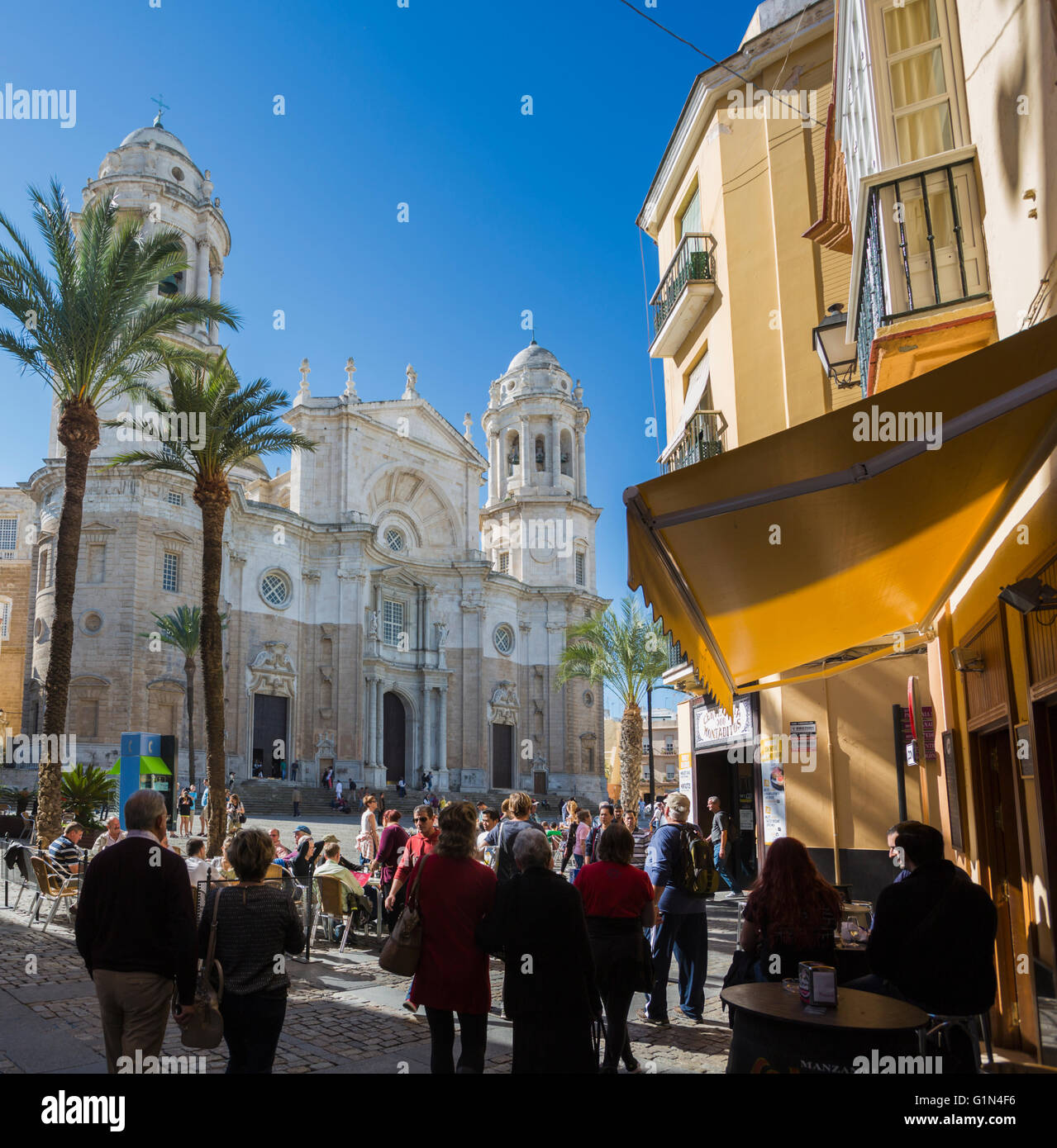 Cadice, la provincia di Cadiz Cadice Andalusia. La cattedrale in Plaza de la Catedral, costruito tra il 1722 e il 1838. Foto Stock