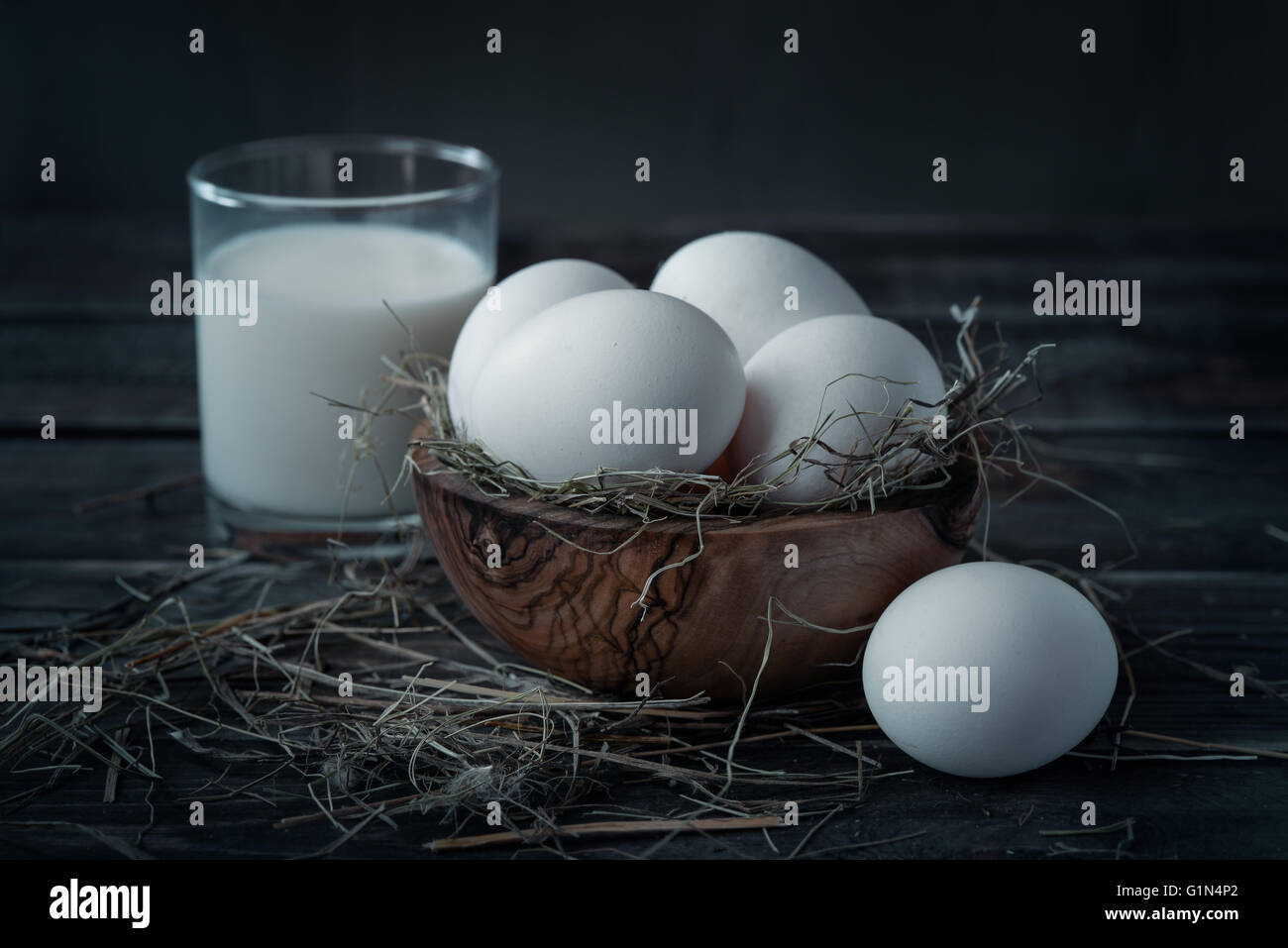 Natura morta con uova e latte Foto Stock