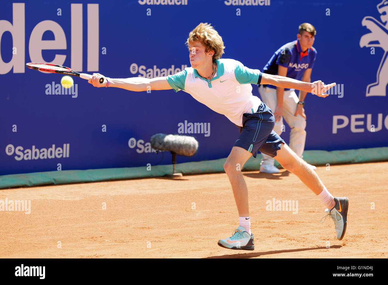 Barcellona - Apr 21: Andrey Rublev (Russo giocatore di tennis) svolge in ATP Barcelona Open Banc Sabadell. Foto Stock