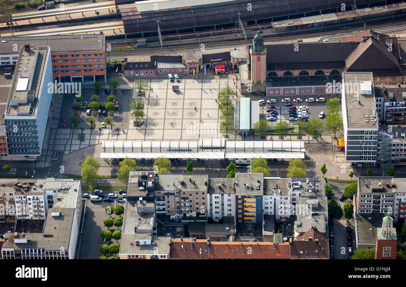 Vista aerea e alla stazione ferroviaria centrale di Hagen con station square, Via padiglioni, Hagen Hauptbahnhof Hagen, Ruhr, Foto Stock