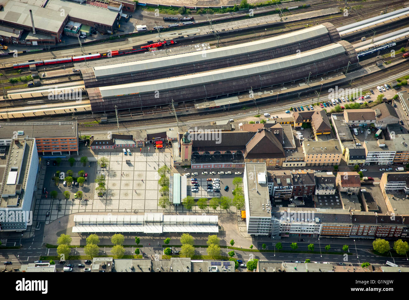 Vista aerea e alla stazione ferroviaria centrale di Hagen con station square, Via padiglioni, Hagen Hauptbahnhof Hagen, Ruhr, Foto Stock