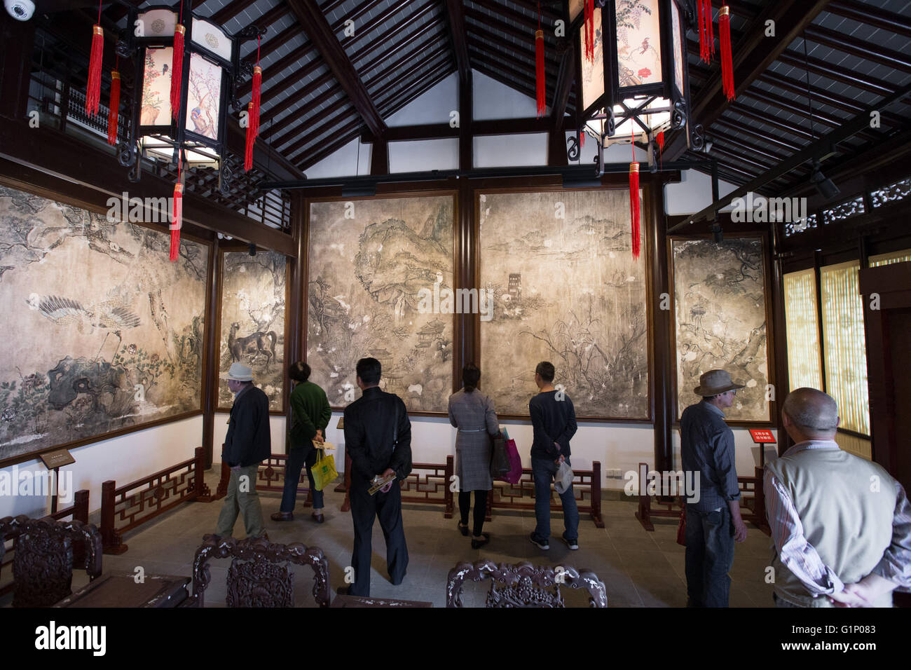 Nanjing, Nanjing, CHN. Il 17 maggio 2016. Nanjing, Cina - 17 Maggio 2016: (solo uso editoriale. Cina OUT) Oltre 10 dipinti murali da Taiping Regno celeste sono in mostra a Taiping Regno celeste Art Museum. E ci sono 18 originale di mattoni e legno dipinti a muro scoperto presso Tangzi Street, con una storia di oltre 150 anni. © SIPA Asia/ZUMA filo/Alamy Live News Foto Stock