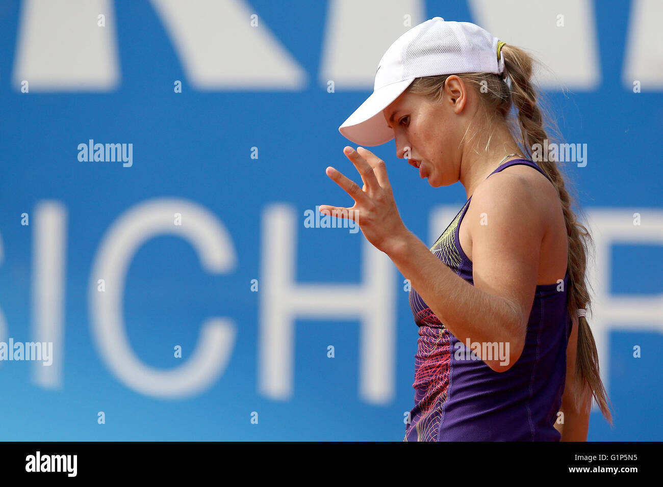 Norimberga, Germania. 18 Maggio, 2016. In Kazakistan Yulia Putintseva reagisce durante il suo secondo giro il match contro la Germania Julia Goerges presso il WTA tennis tournament in Nuremberg, Germania, 18 maggio 2016. Foto: DANIEL KARMANN/dpa/Alamy Live News Foto Stock