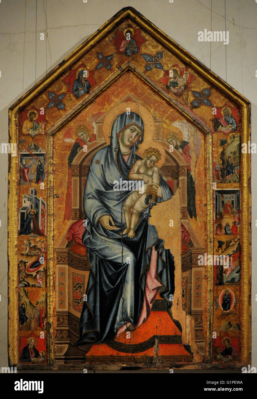 Artista senese del XIV secolo. Madonna col Bambino in trono con scene agiografico in timbri, 1320-1325. Tempera su pannello. Lo stato Museo Hermitage. San Pietroburgo. La Russia. Foto Stock