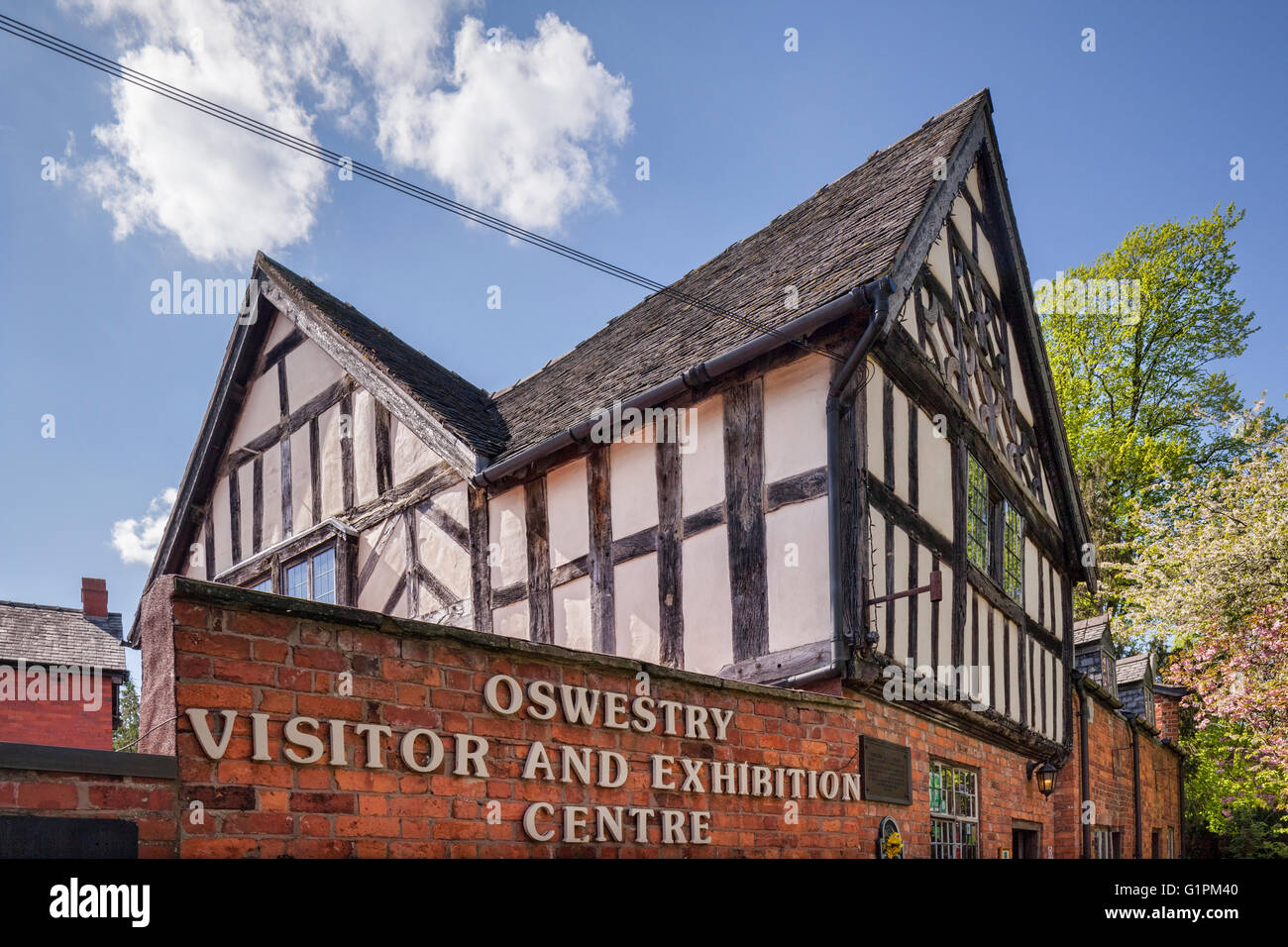 Il visitatore e il centro espositivo, originariamente una scuola, in Oswestry, Shropshire, Inghilterra. Foto Stock