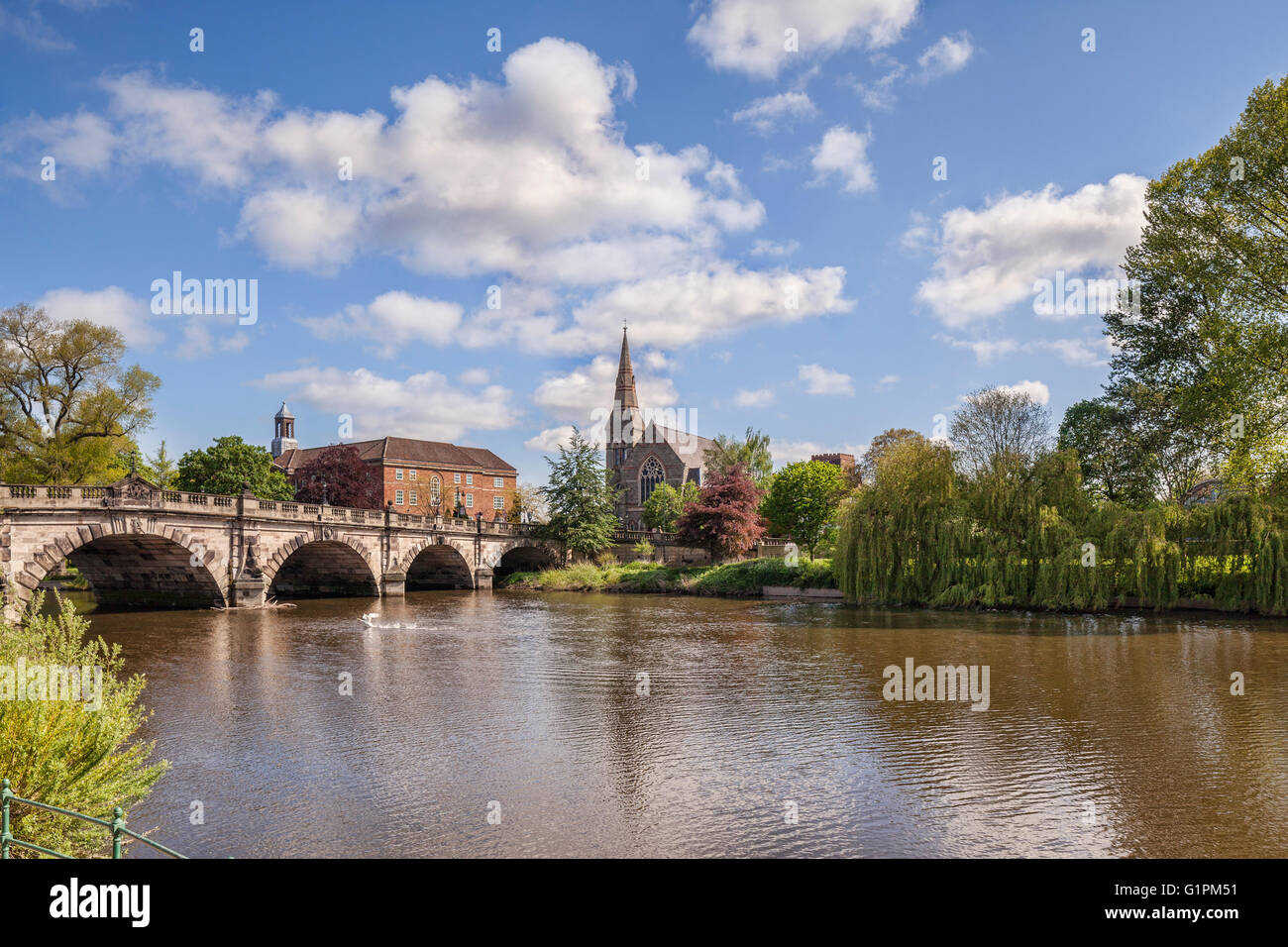 L'inglese ponte sul fiume Severn, Shrewsbury, Shropshire, Inghilterra, Regno Unito Foto Stock