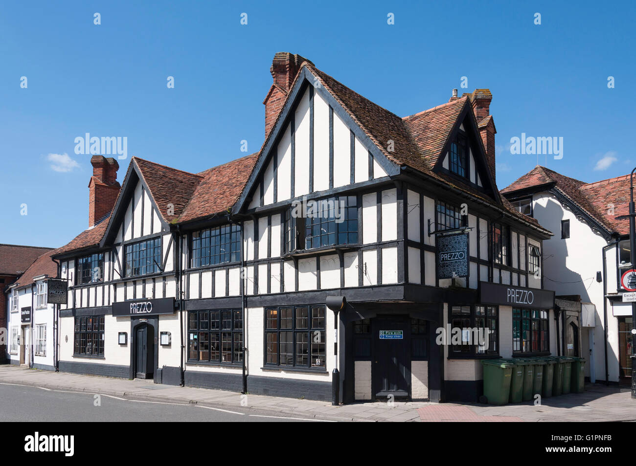 Prezzo Ristorante in edificio del periodo, CORNMARKET, Thame, Oxfordshire, England, Regno Unito Foto Stock