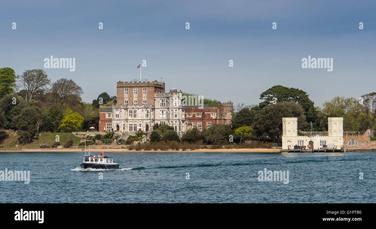 Brownsea Castle, storicamente noto come Castello Branksea, il porto di Poole, Dorset, Regno Unito Foto Stock