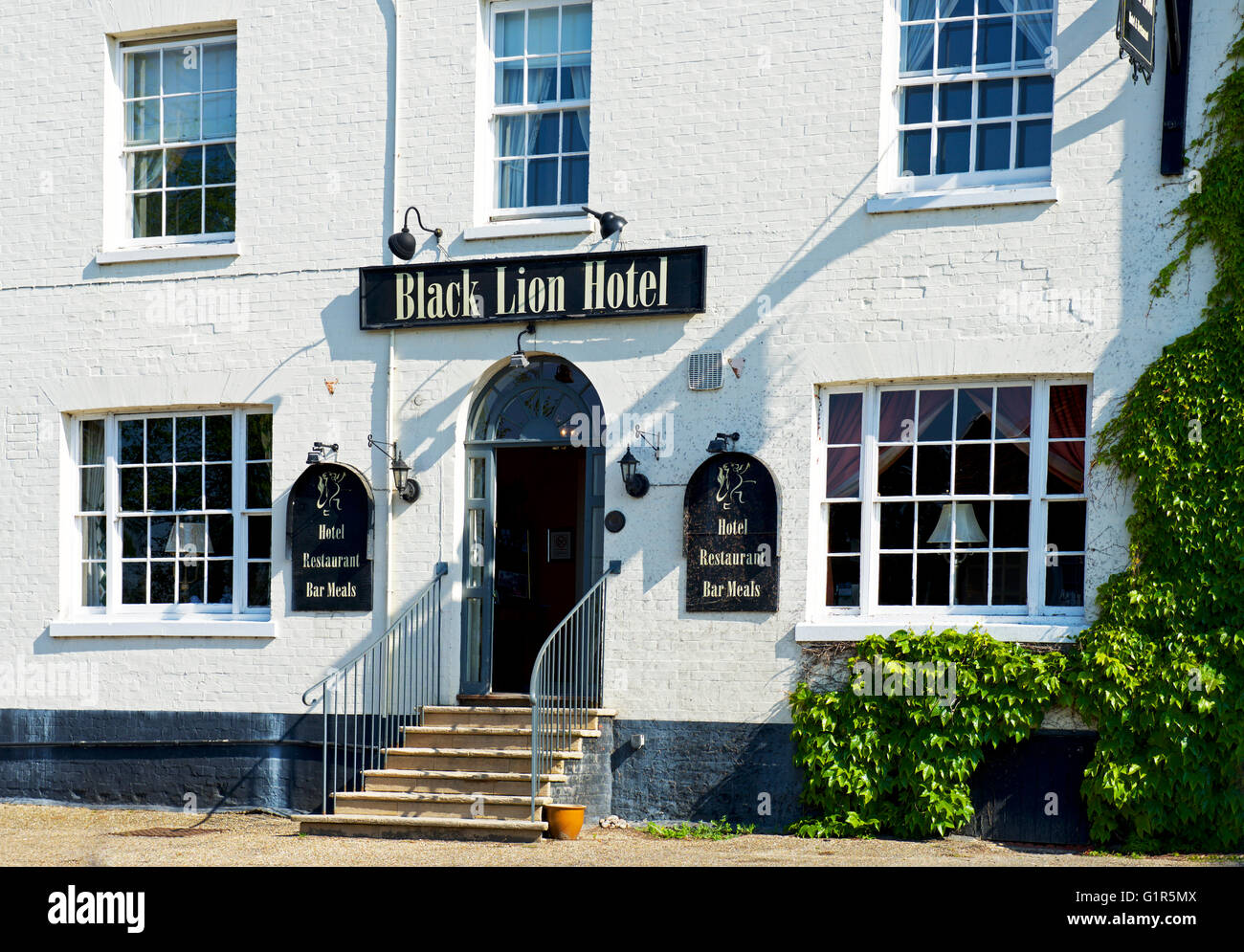 Il Leone Nero Hotel nel villaggio di Long Melford, Suffolk, Inghilterra, Regno Unito Foto Stock
