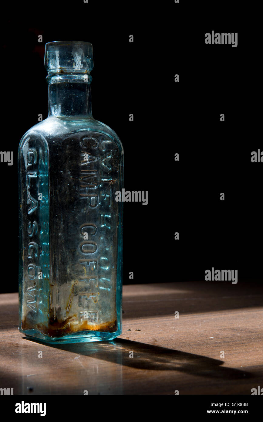 Bottiglia da collezione immagini e fotografie stock ad alta risoluzione -  Alamy