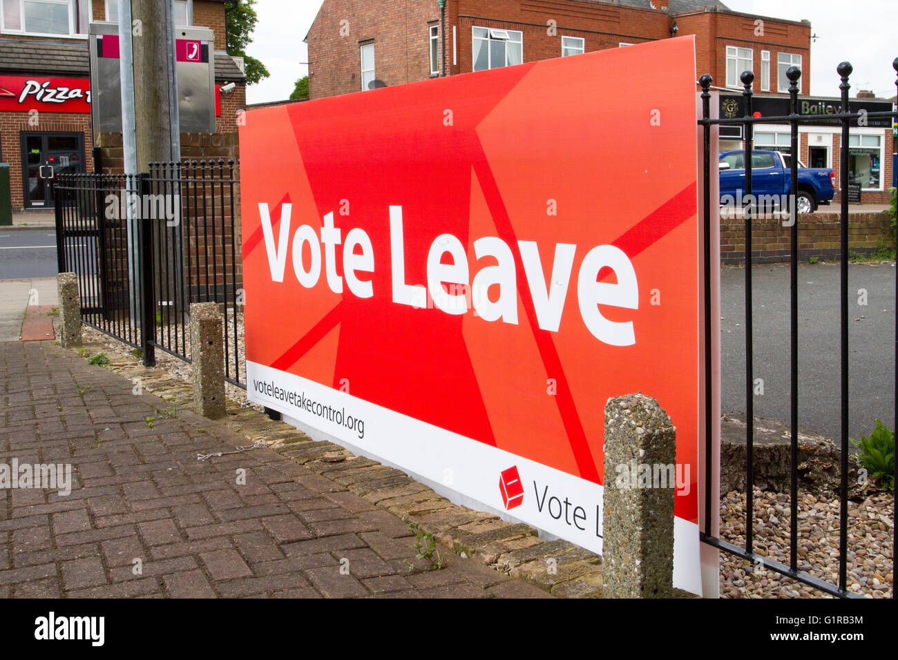 Voto lasciare, grandi manifesti in Stapleford, Derbyshire, Regno Unito Foto Stock