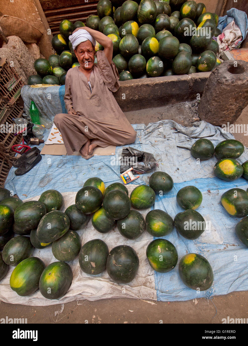 Un mercato di strada nella città egiziana di Luxor Foto Stock