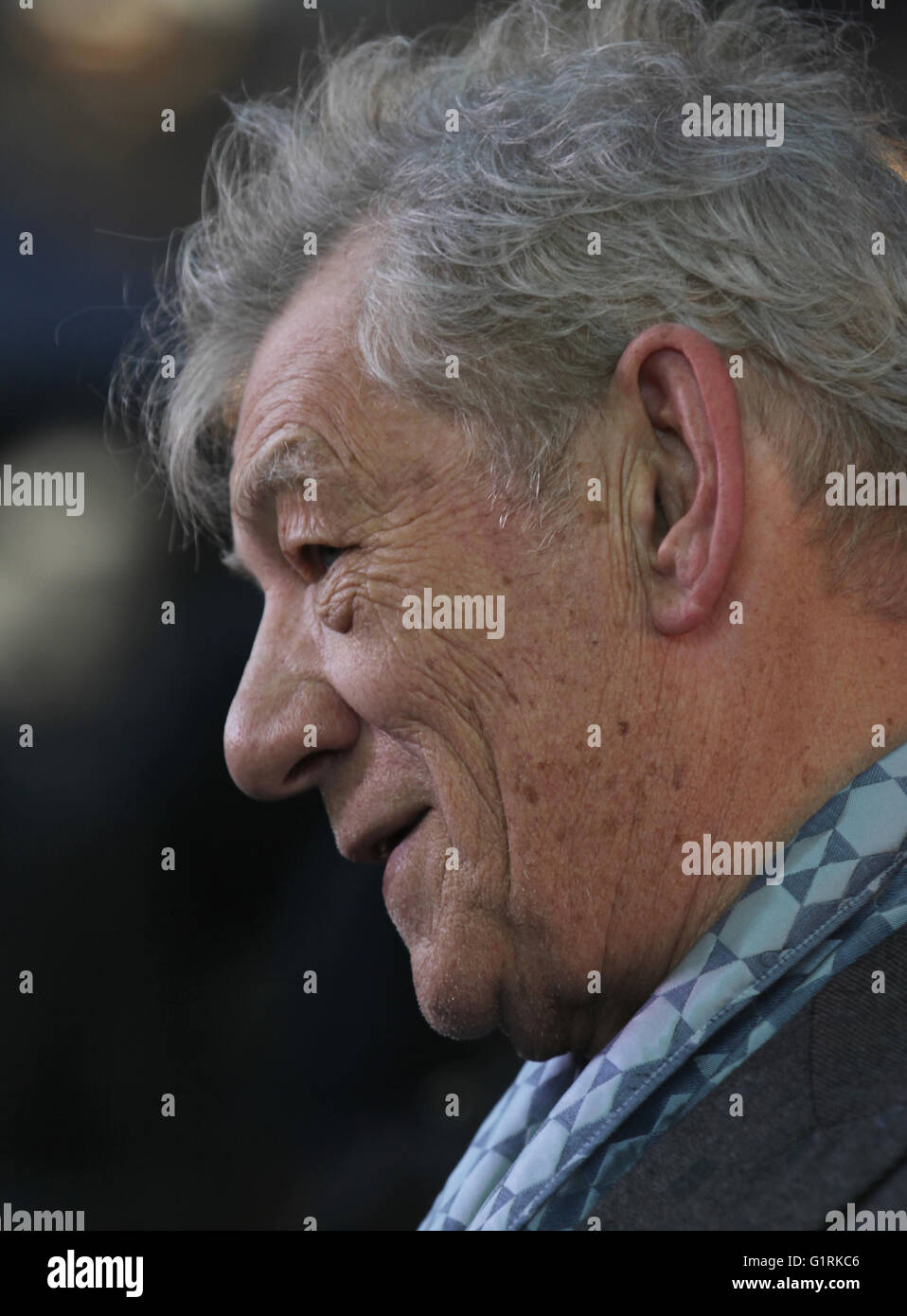 Londra, UK, 10 Giugno 2015: Sir Ian Mckellen assiste il signor Holmes - UK film premiere a l'Odeon, Kensington High Street in basso Foto Stock