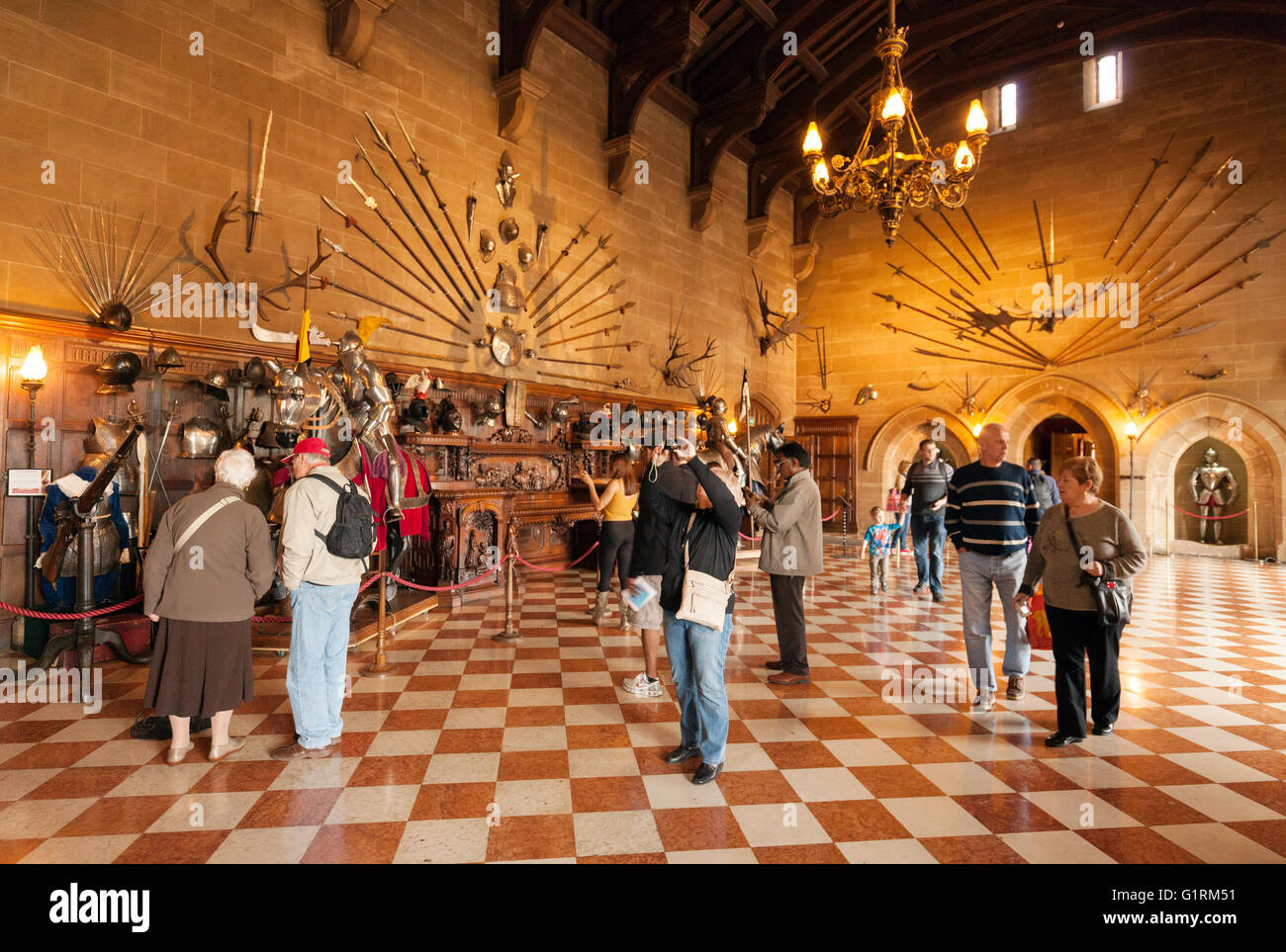 La Grande Hall, il Castello di Warwick interno, Warwick, Warwickshire England Regno Unito Foto Stock