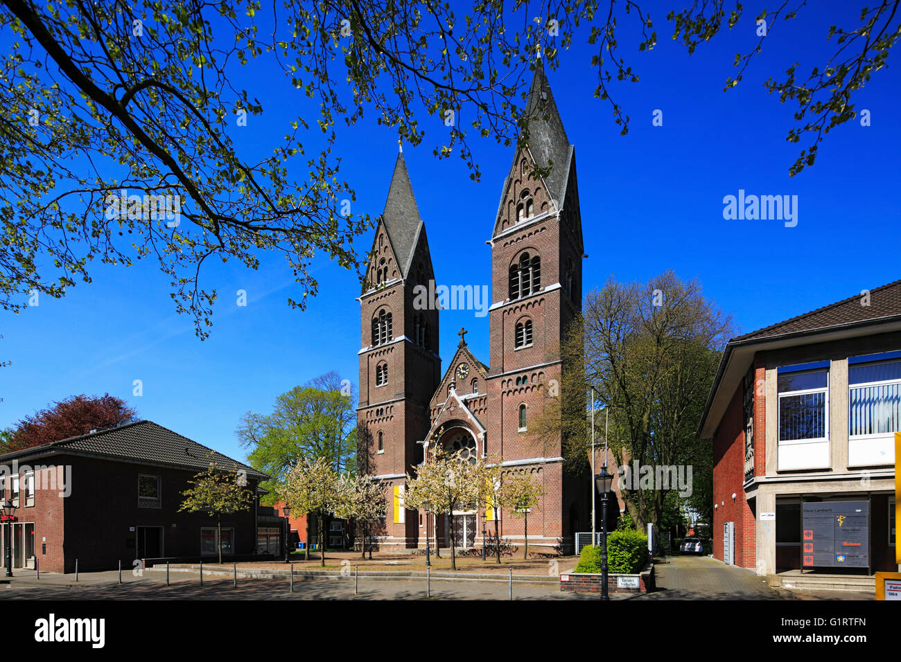 Katholische Pfarrkirche St. Lambertus, Backsteinbasilika in Nettetal-Breyell, Niederrhein, Renania settentrionale-Vestfalia Foto Stock