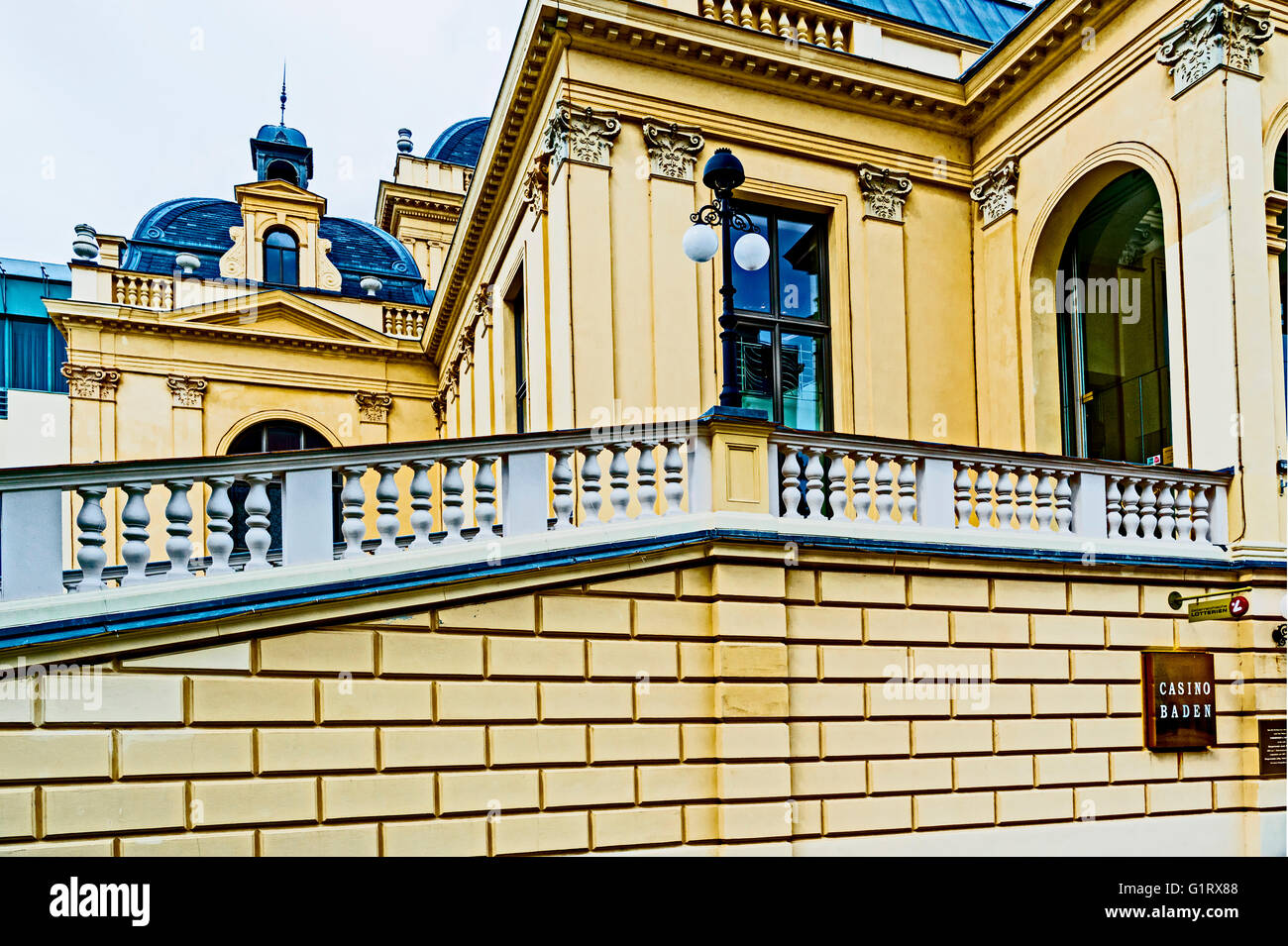 Kurpark und Spielcasino in Baden bei Wien; Casinò di Baden vicino a Vienna Foto Stock