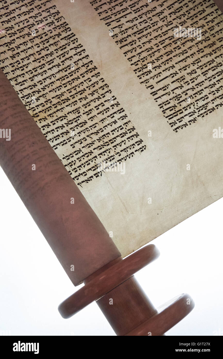 Torah scorrere nel Museo di Mazovian ebrei di Plock Polonia Foto Stock