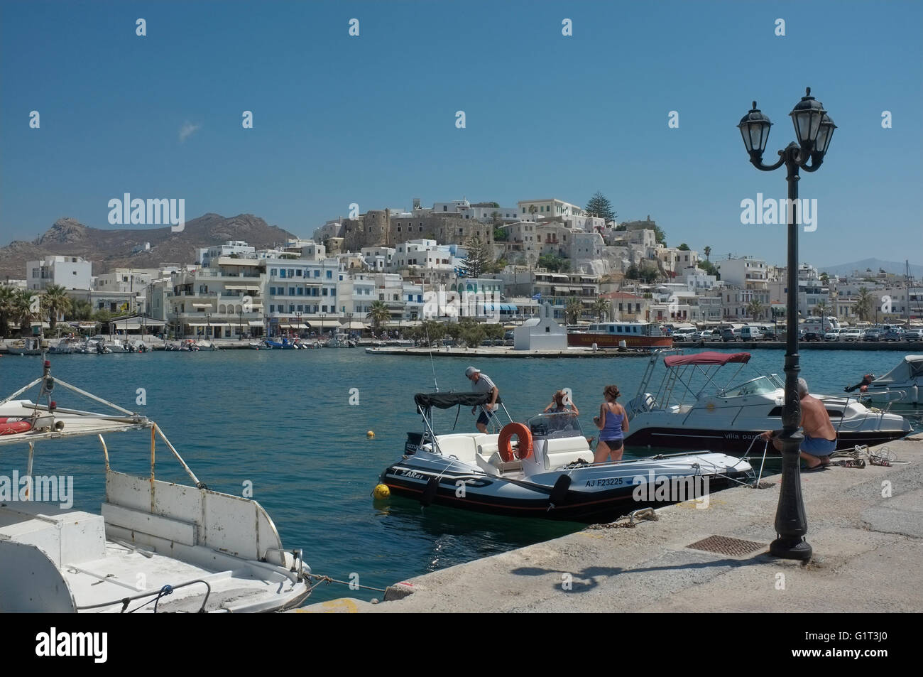 Il porto e la città di Naxos, Naxos, Cicladi, Grecia Foto Stock