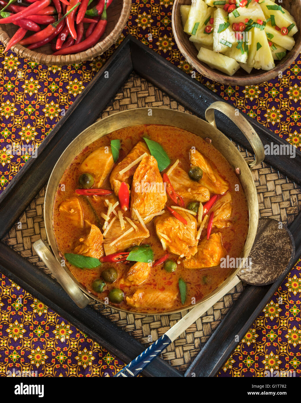 Pista gai. Thai pollo al curry. Thailandia il cibo Foto Stock