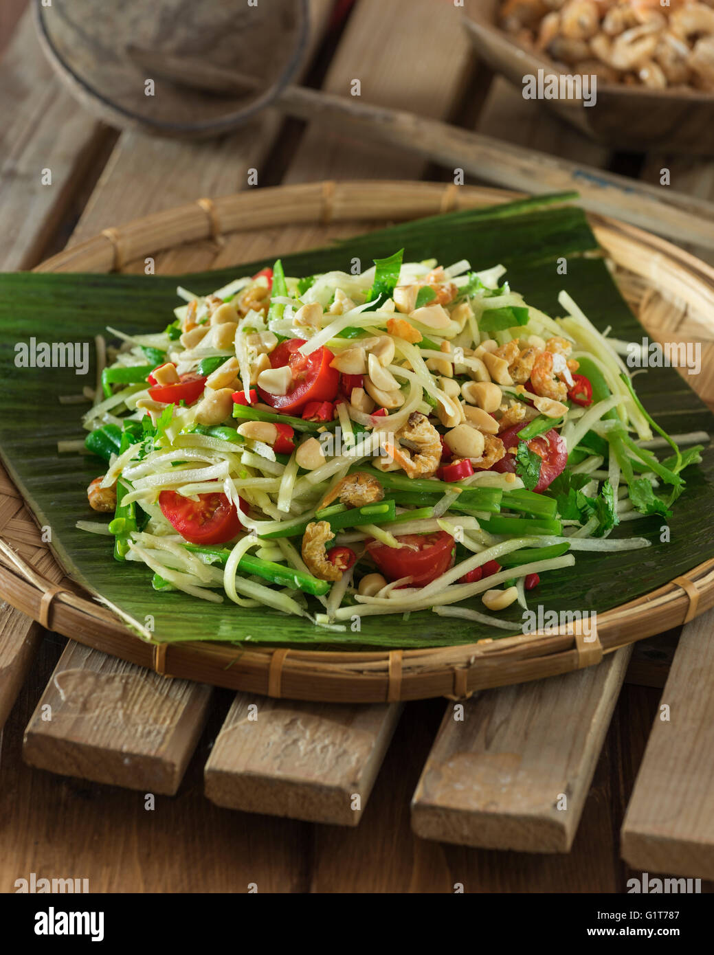 Verde insalata di papaia Som Tam. Thailandia il cibo Foto Stock