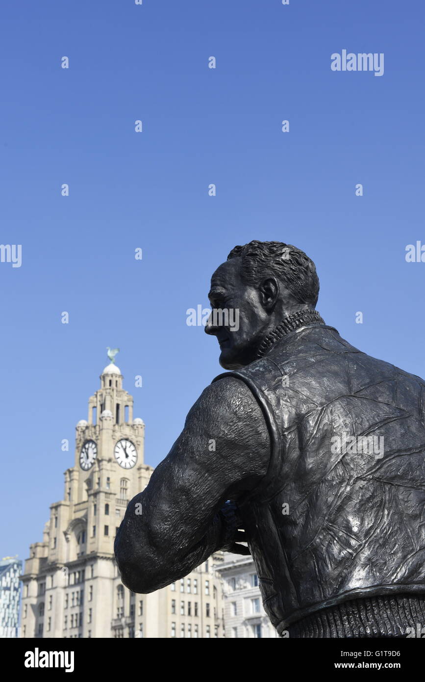Capitano FJ Walker statua, Pierhead, Liverpool, Regno Unito Foto Stock