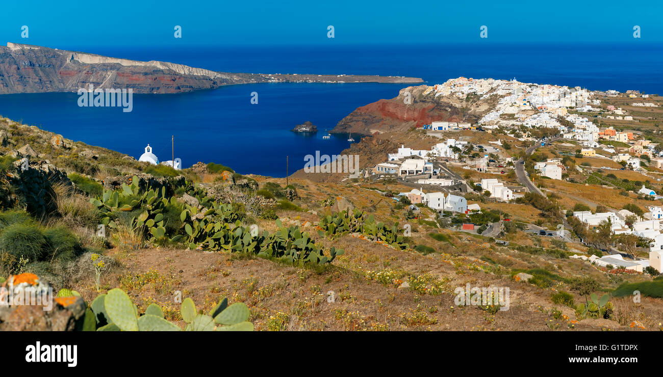 Vista aerea di Oia o Ia, Santorini, Grecia Foto Stock