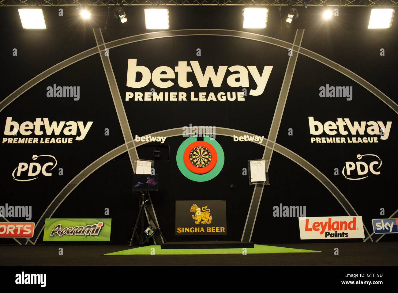 Londra, Regno Unito. 19 Maggio, 2016. Betway PDC Premier League Freccette. Play-Offs. Vista generale delle Oche all'O2 per il 2016 Betway Premier League play off. Credit: Azione Plus immagini di sport/Alamy Live News Foto Stock