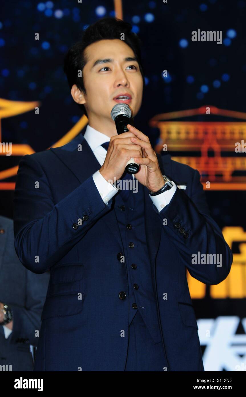 Shanghai, Cina. 18 Maggio, 2016. Seung-heon Song assiste la conferenza di promozione per un marchio coreano in Cina a Shanghai il 18 maggio, 2016. © TopPhoto/Alamy Live News Foto Stock