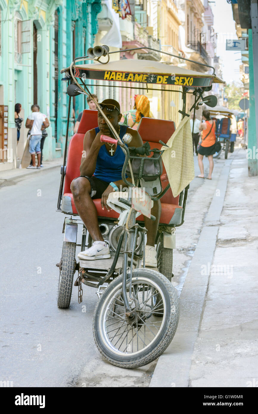 Bicicletta tradizionale taxi a l'Avana, Cuba Foto Stock