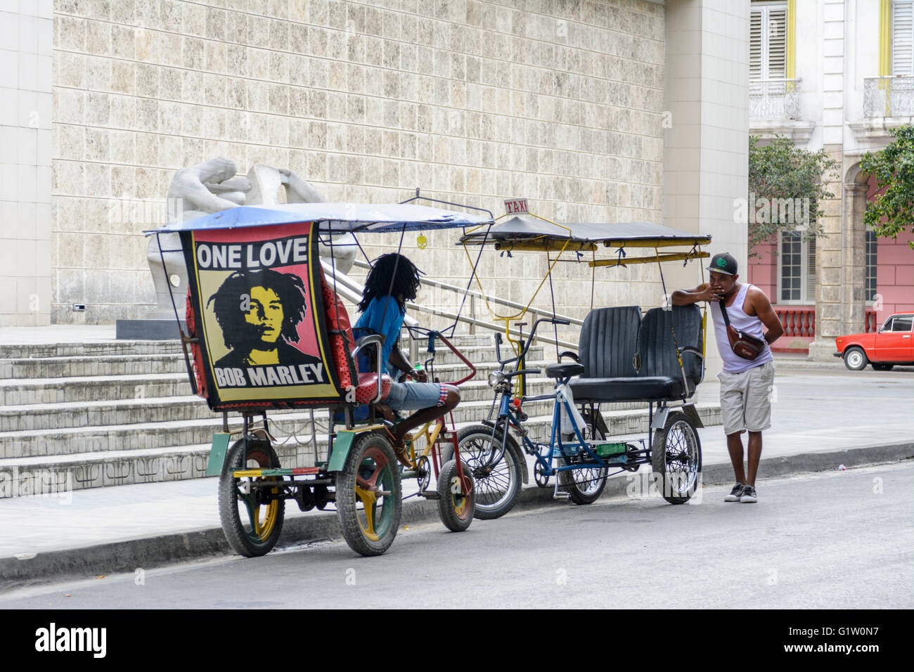 Bicicletta tradizionale taxi a l'Avana, Cuba Foto Stock