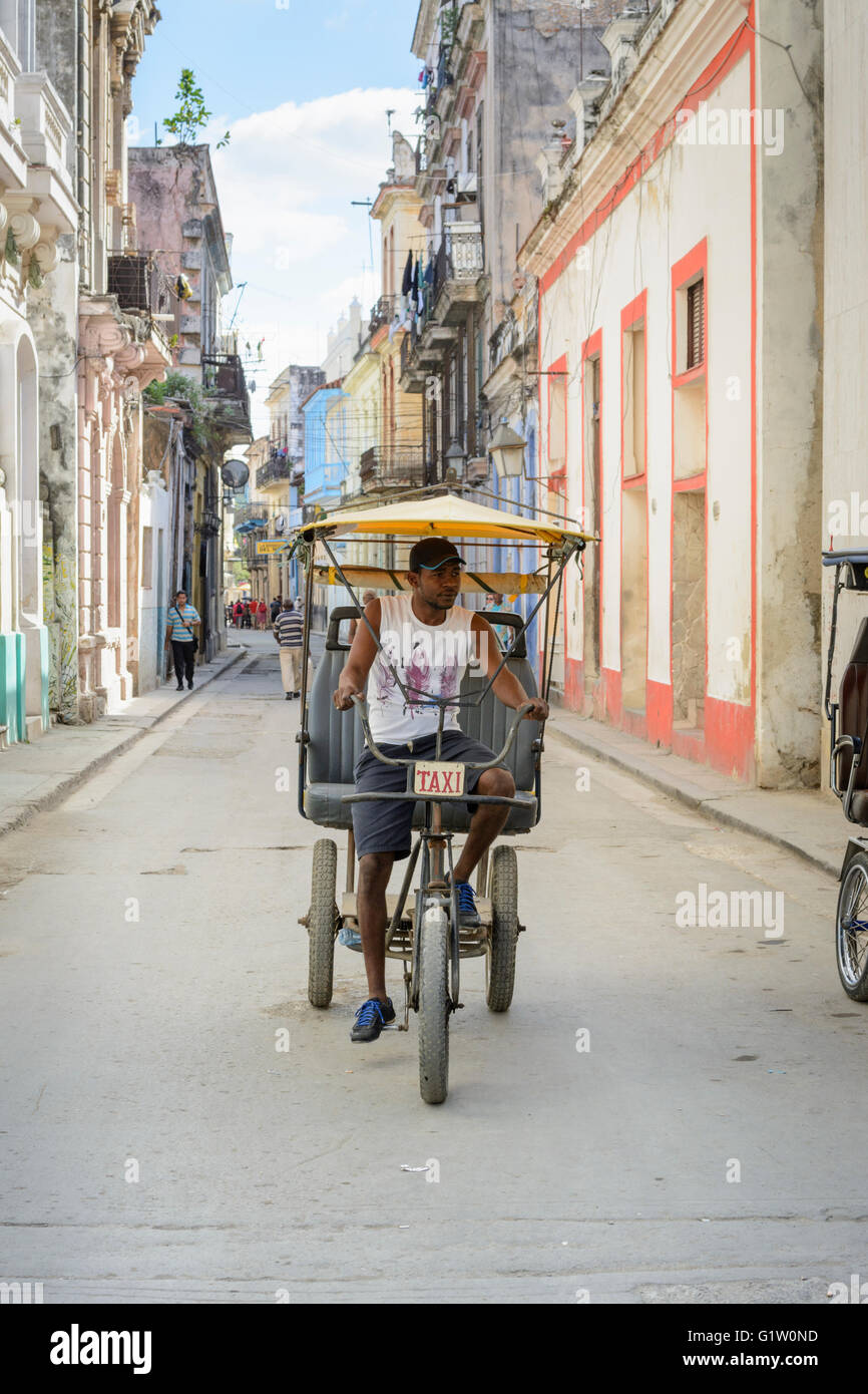 Bicicletta tradizionale taxi a l'Avana, Cuba Foto Stock