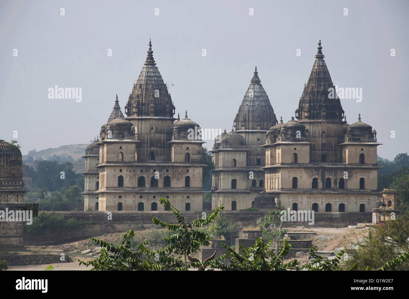 Vista esterna del chhatri a Orchha. Città istituito da Rudra Pratap Singh dopo 1501, Betwa River, Orchha, Tikamgarh Distretto, Foto Stock