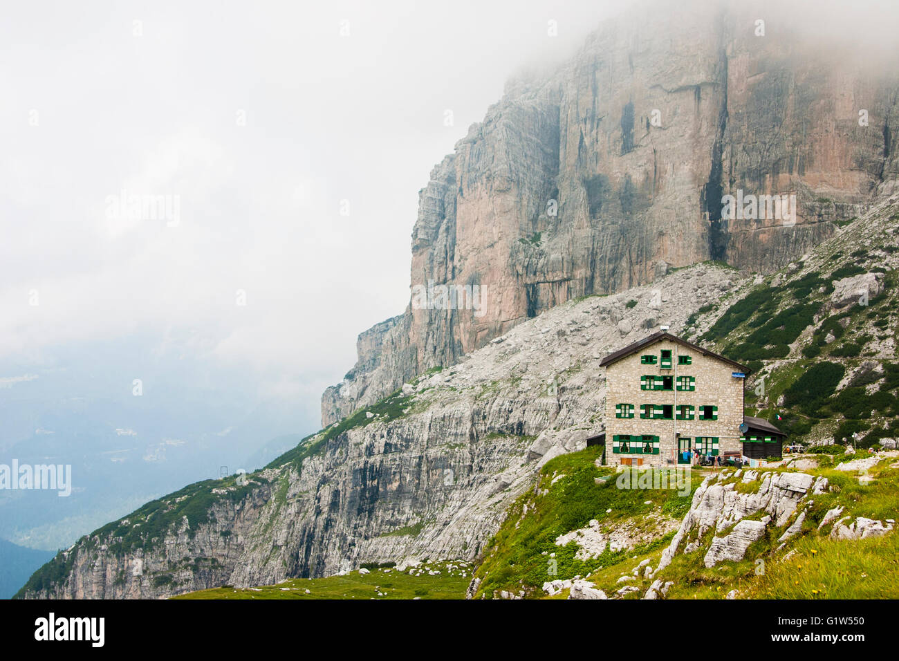 Rifugio di montagna 'Maria e Alberto Fossati Bellani e al Brentei', 2182 metri. Posto in Val dei Brentei. Foto Stock