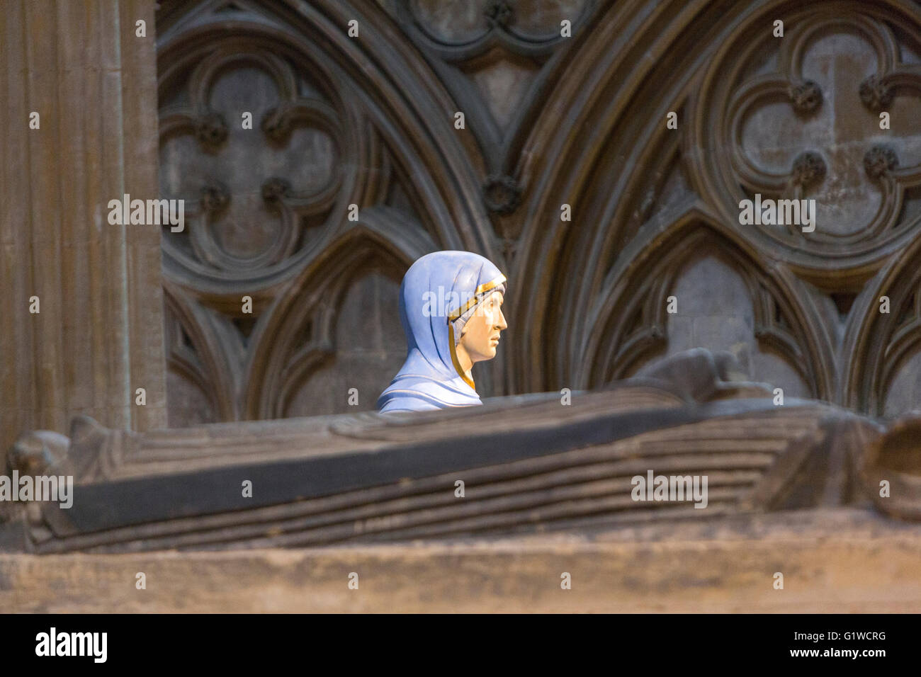 La testa della scultura della Beata Vergine Maria e la regina Eleonora tomba nella Cattedrale di Lincoln , Lincoln, England, Regno Unito Foto Stock