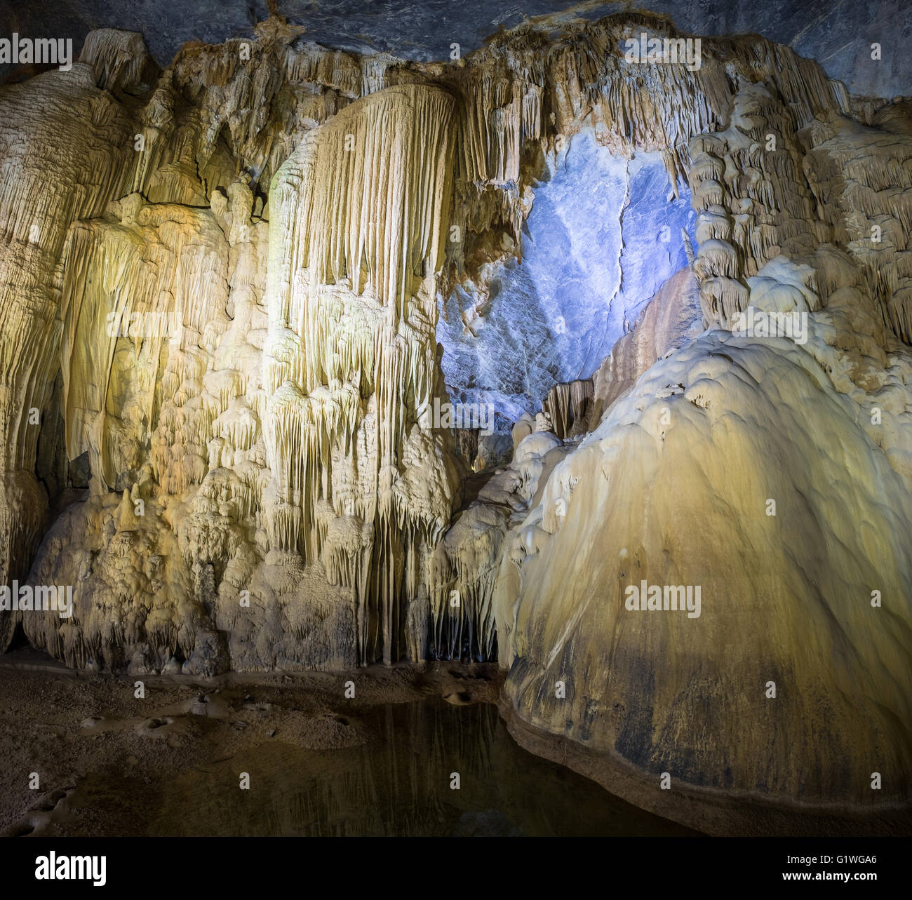 Paradise Grotta di Phong Nha National Park, Vietnam Foto Stock