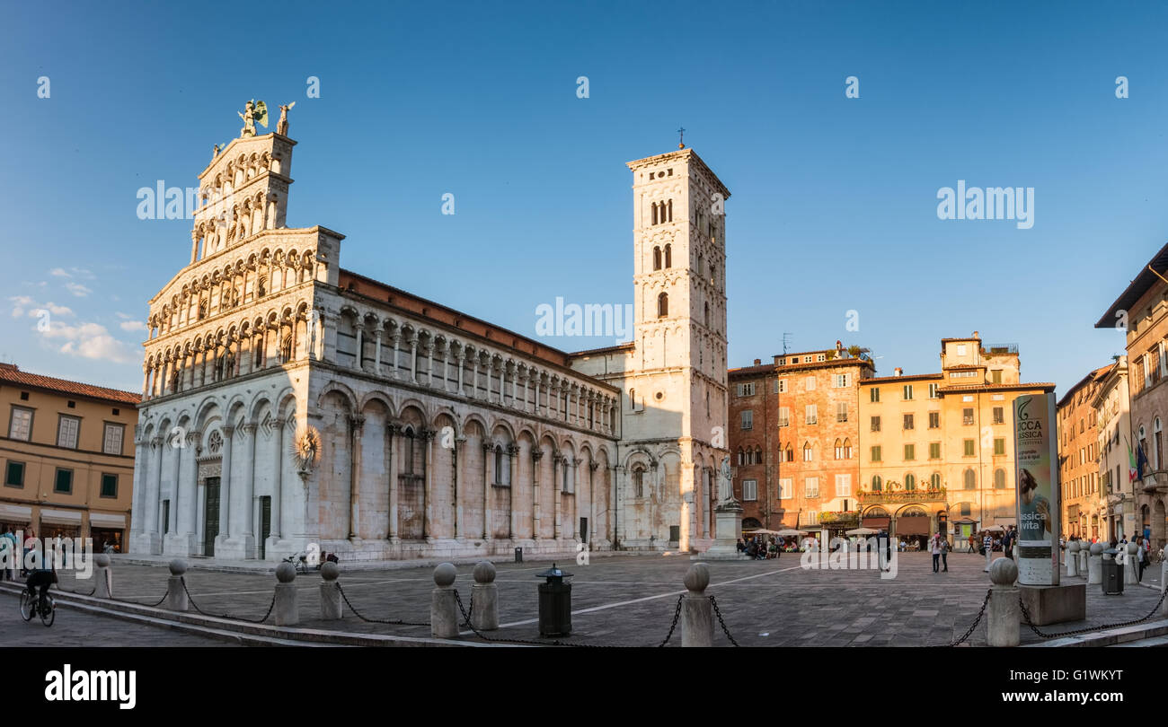 Lucca landmark, San Michele in Foro chiesa medievale. Toscana, Italia Foto Stock