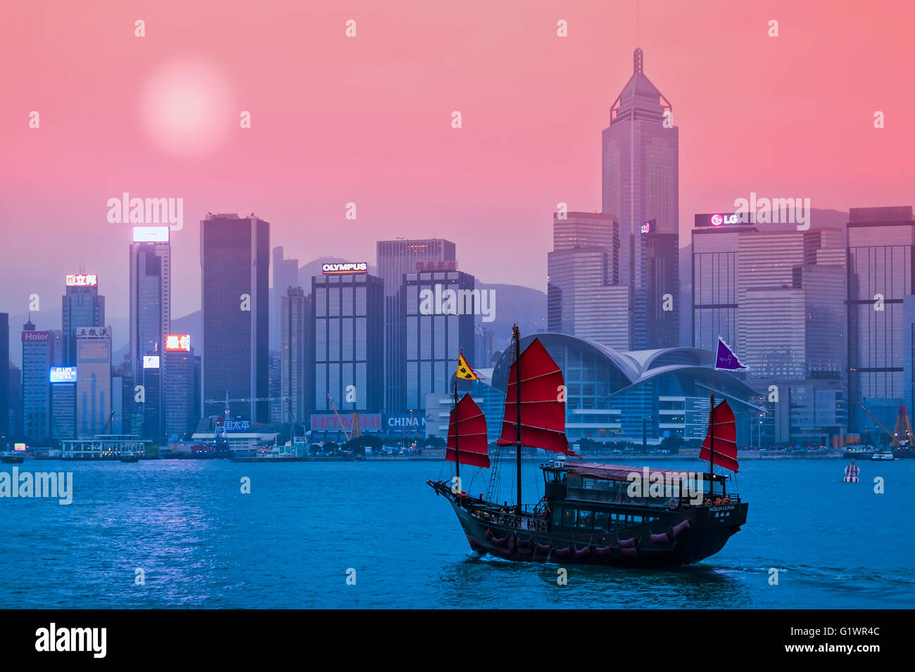 Junk nave nel porto Victoria in Hong Kong Foto Stock