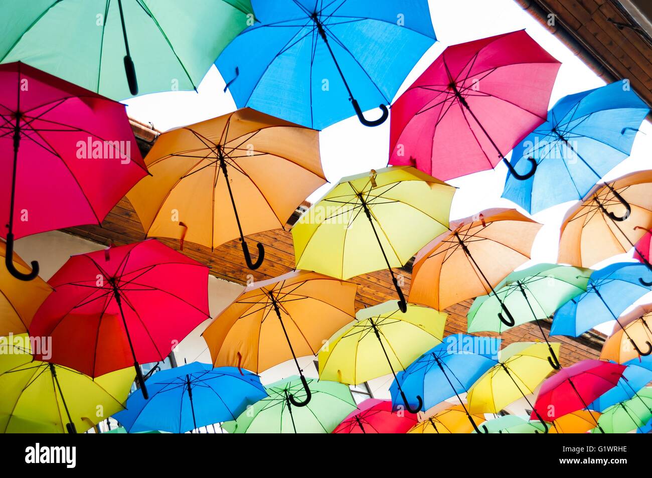 Ombrelli aperti immagini e fotografie stock ad alta risoluzione - Alamy