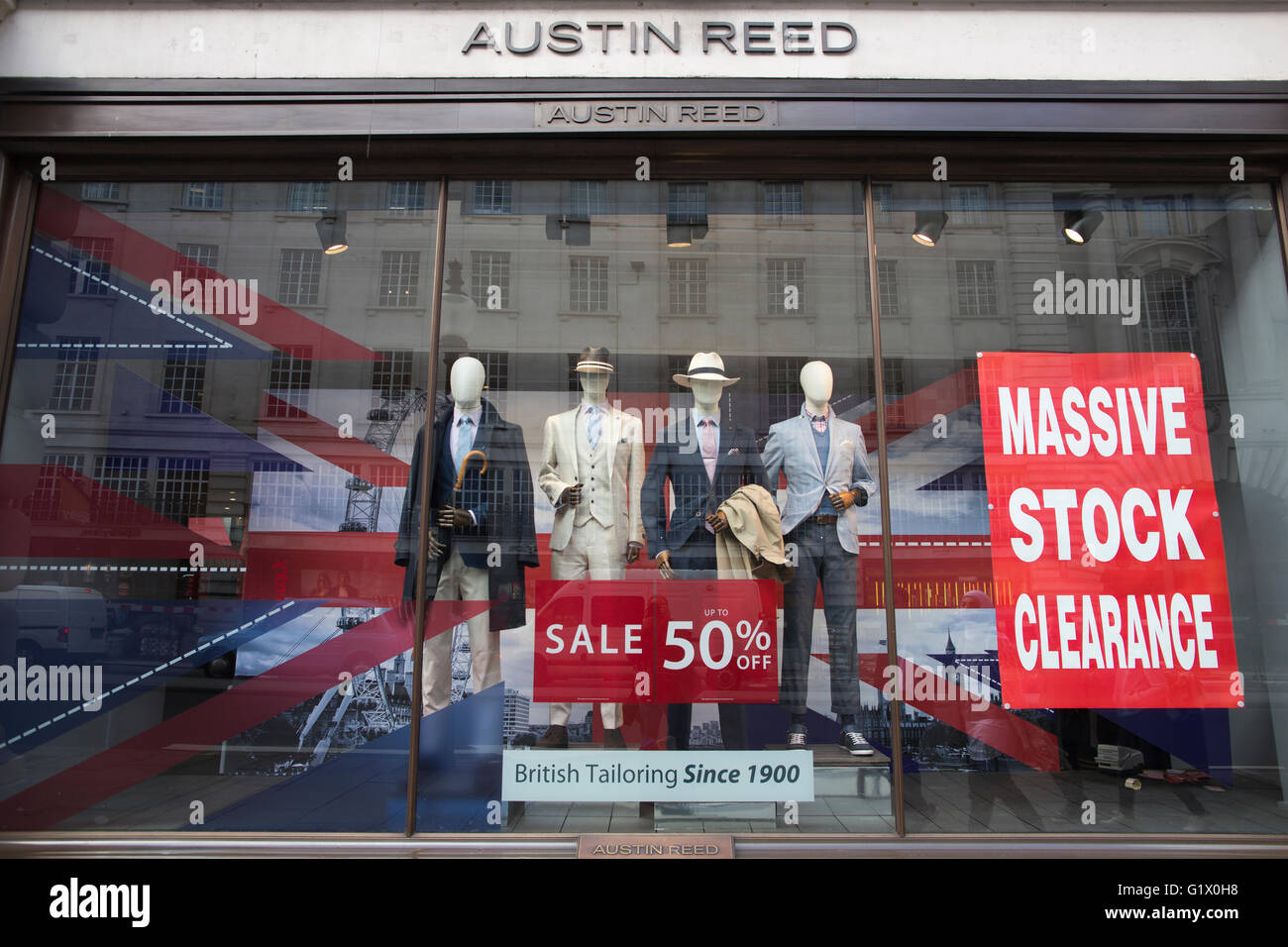 Austin Reed file bando per la somministrazione con 1.000 posti di lavoro a rischio, Regent Street, Londra, Inghilterra, Regno Unito Foto Stock