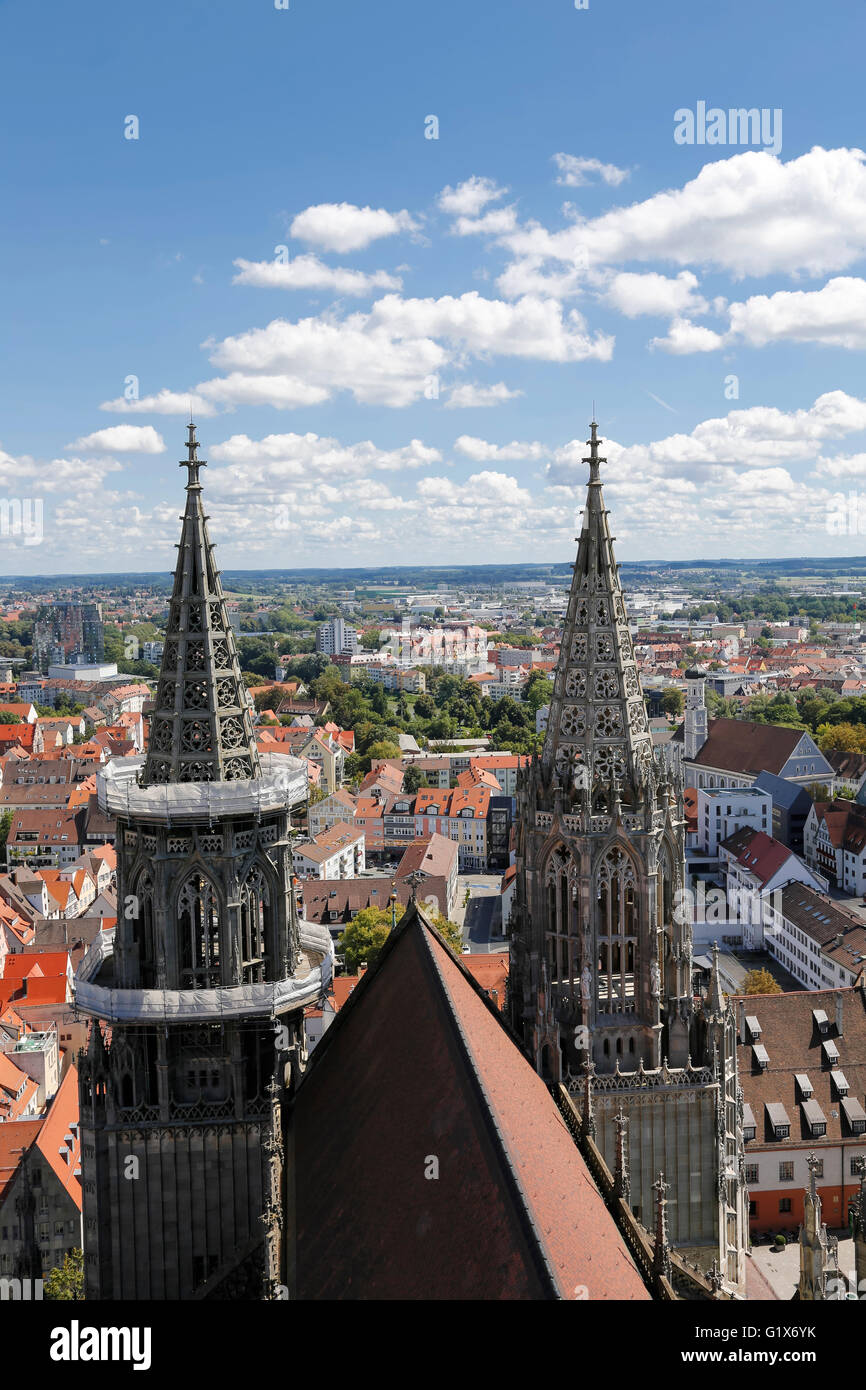 Cattedrale di Ulm, vista dalla torre ovest la navata centrale e le torri, Ulm, Baden-Württemberg, Germania Foto Stock