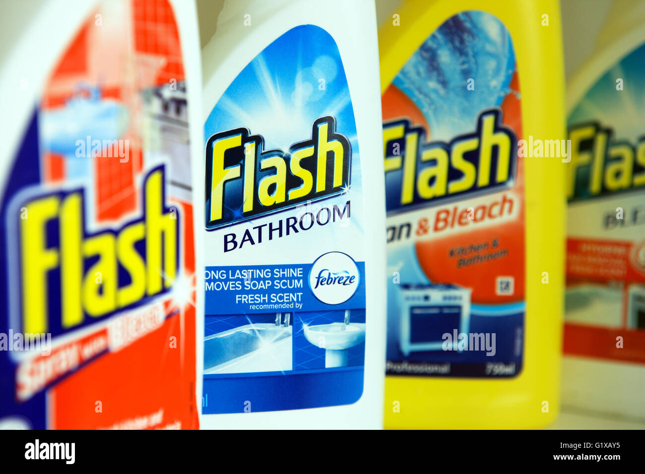 Flash i prodotti di pulizia per la casa Foto Stock