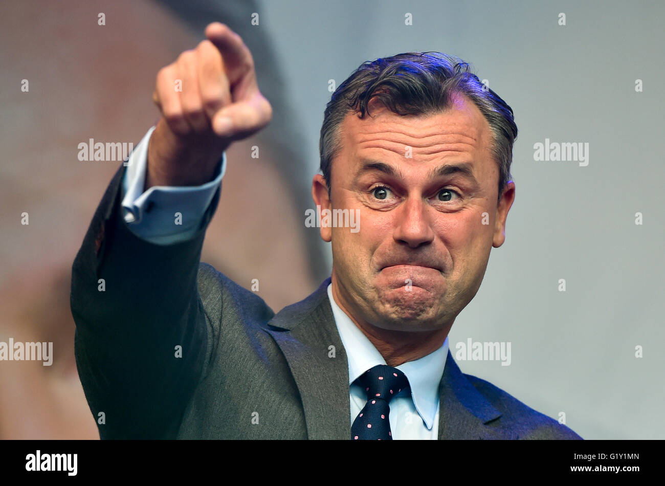 Vienna, Austria. Il 20 maggio 2016. Norbert Hofer, candidato per le elezioni presidenziali dell'Austria Freedom Party, assiste l'ultima campagna elettorale evento in Vienna (Austria), 20 maggio 2016. Credito: Qian Yi/Xinhua/Alamy Live News Foto Stock