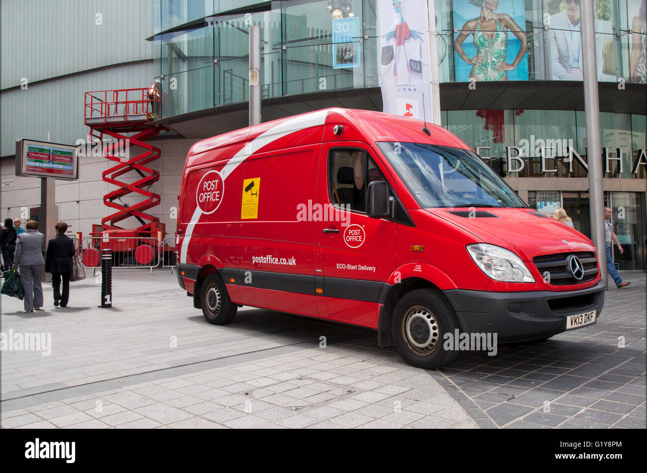Ufficio postale, furgoni portavalori. Un ufficio postale Sprinter van in Liverpool, Merseyside, Regno Unito Foto Stock