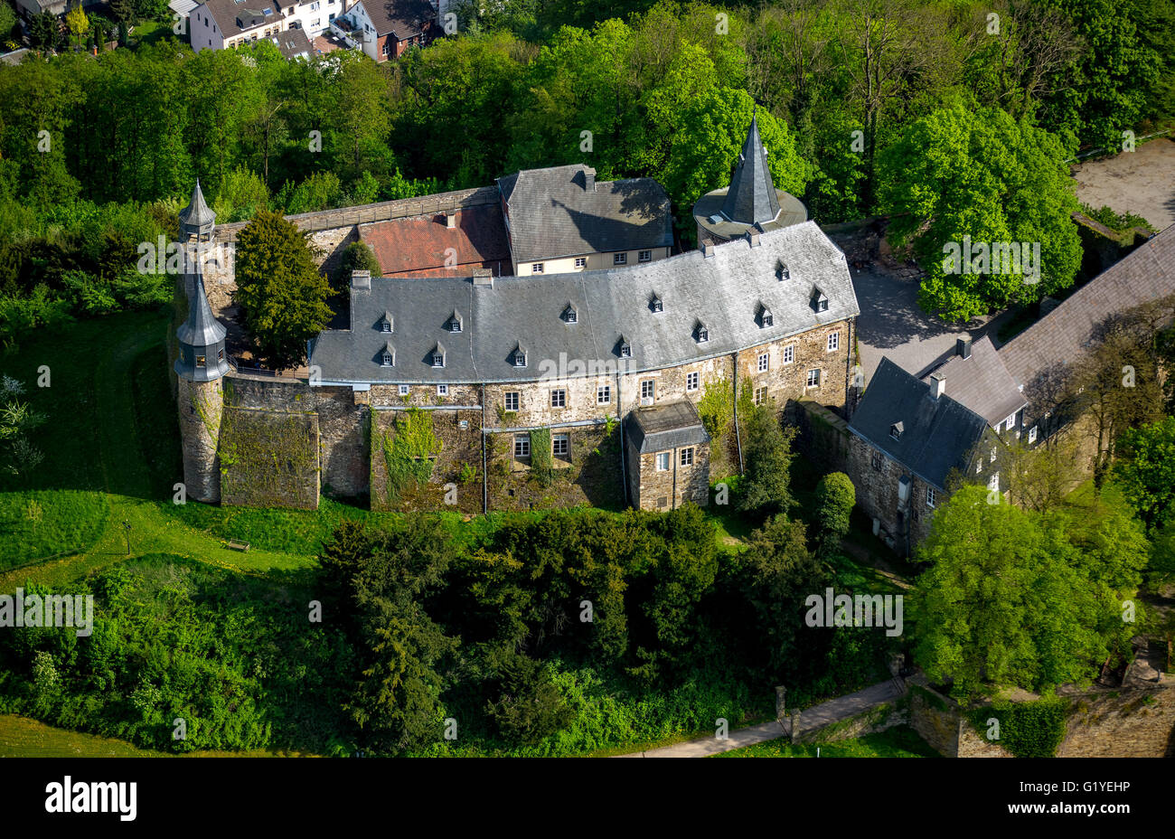 Vista aerea, Schloss Hohenlimburg castello medievale solo collina del castello in Westfalia, Hohenlimburg, Hagen, Ruhr, Germania, Europa Foto Stock