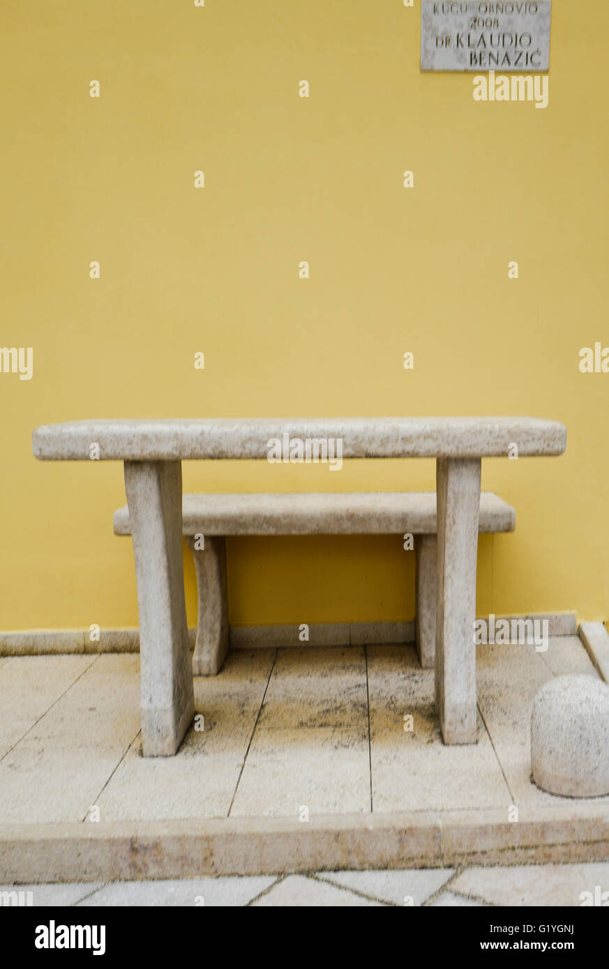 Stone Panca e tavolo Pican Istria Croazia Foto Stock