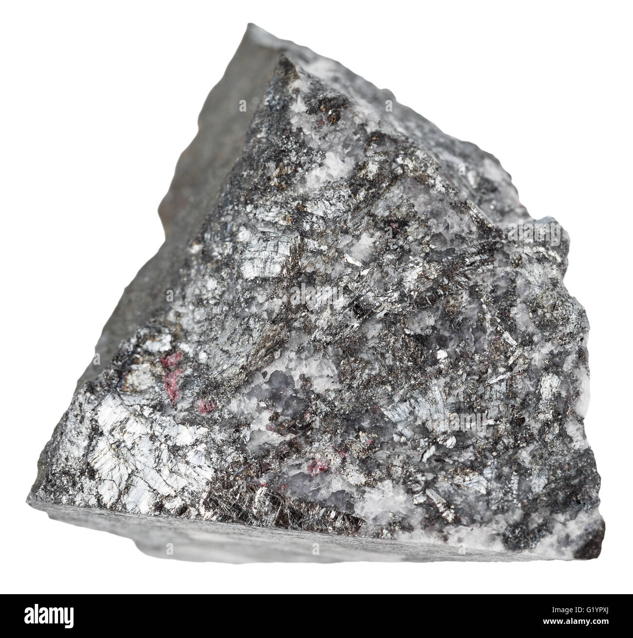 Le riprese in modalità macro di minerali naturali di pietra - campione di stibnite (antimonite, minerale di antimonio) isolato su sfondo bianco Foto Stock