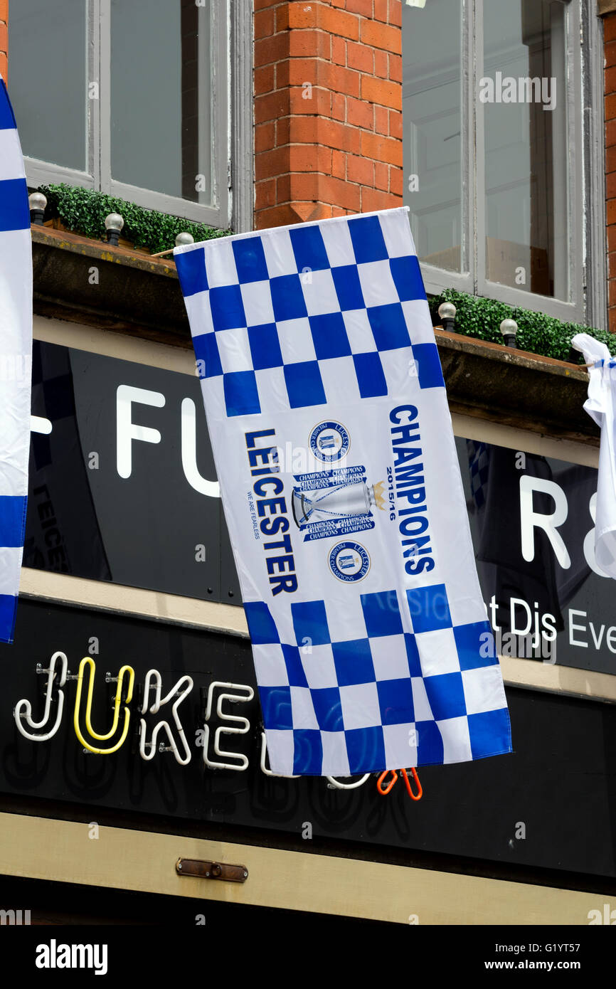 Il Leicester City Football Club Premier League bandiera, Leicester City Centre, Regno Unito Foto Stock