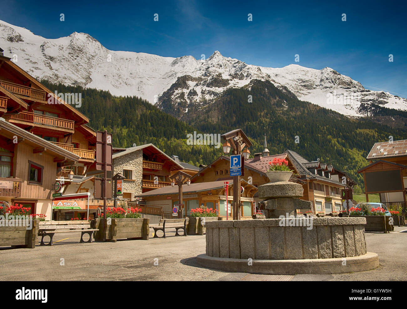 Il centro del villaggio di Les Contamines, Francia Foto Stock