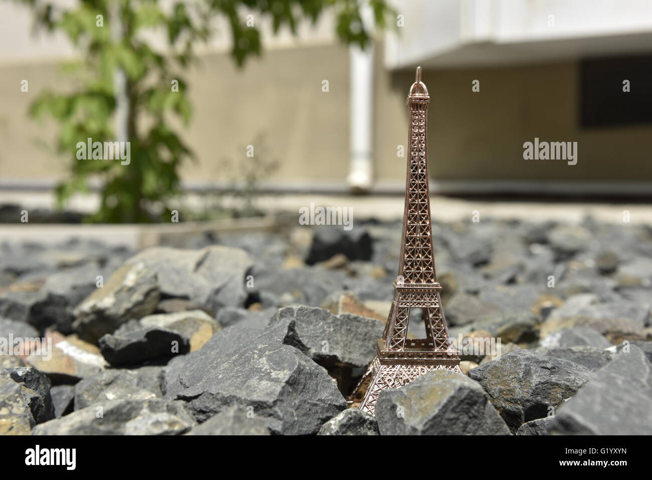 Torre Eiffel su rocce Foto Stock